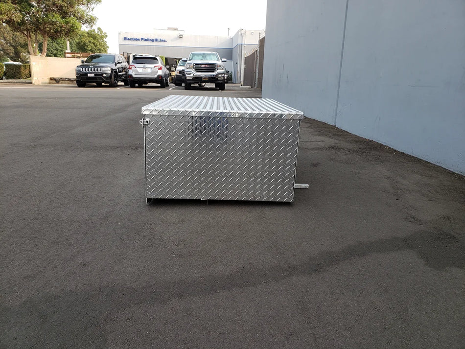 YAM-DRIVE-CARGO31A YAMAHA DRIVE ALUMINUM LOCKING CARGO BOX made of durable aluminum with diamond plate pattern, designed for custom fabrication for golf carts and secure cargo storage.