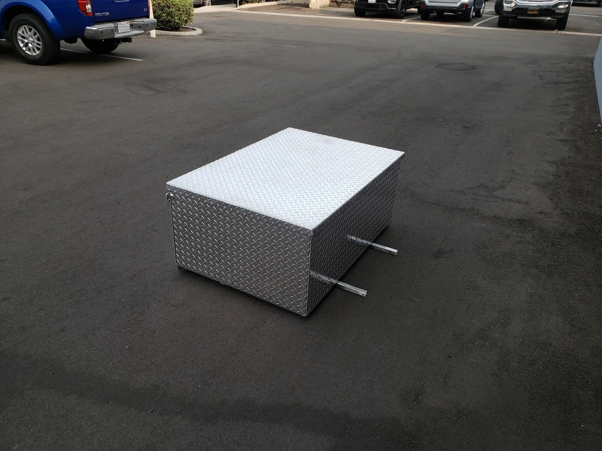 YAM-DRIVE-CARGO31A YAMAHA DRIVE ALUMINUM LOCKING CARGO BOX made from aluminum with diamond plate texture, designed as a custom fabrication for golf carts cargo and utility storage.