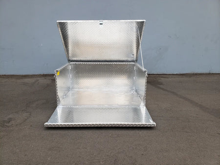 YAM-DRIVE-CARGO31A YAMAHA DRIVE ALUMINUM LOCKING CARGO BOX made from custom fabrication for golf carts, featuring a durable aluminum build and secure locking system.