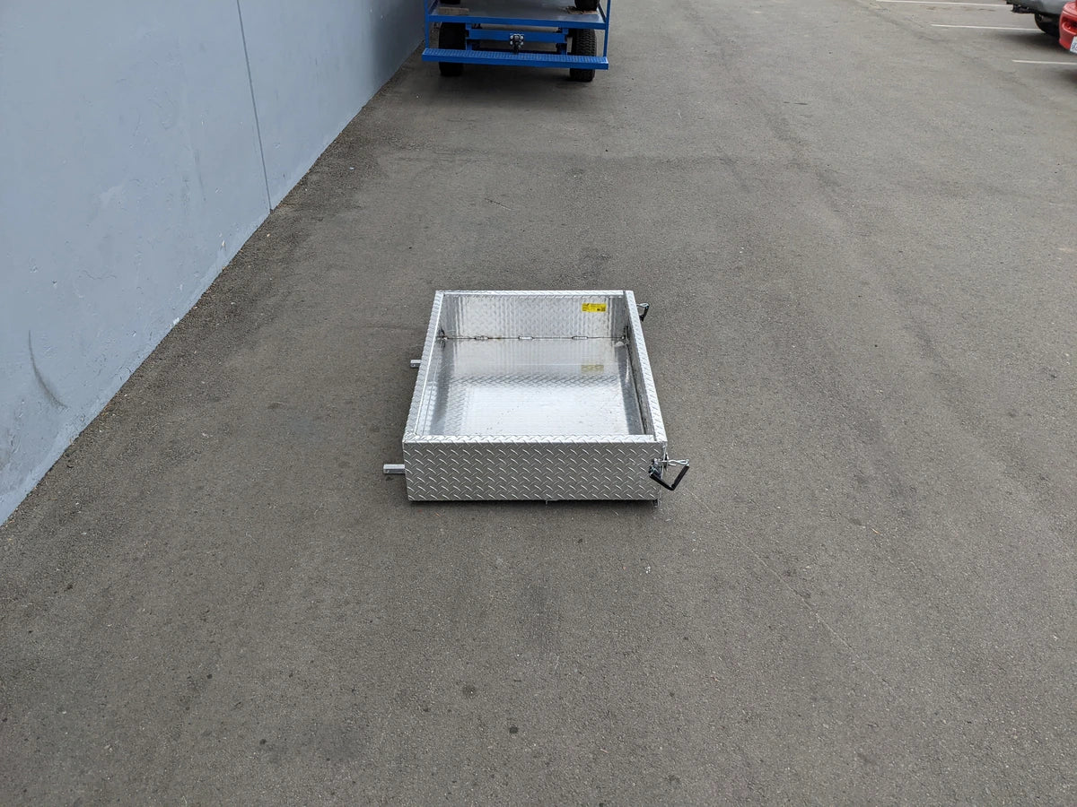 EZGO-RXV-UTIL31A EZ GO RXV ALUMINUM DIAMOND PLATE UTILITY BOX made of durable aluminum with diamond plate texture, designed as a custom fabrication utility box for golf carts.